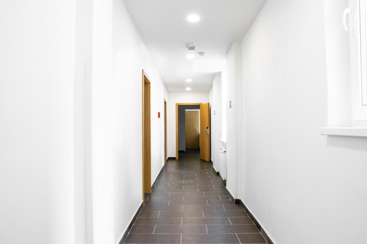 Hostel Mandarinka Прага Екстериор снимка