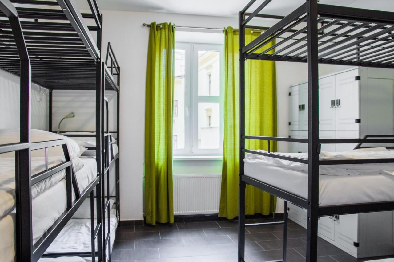 Hostel Mandarinka Прага Екстериор снимка