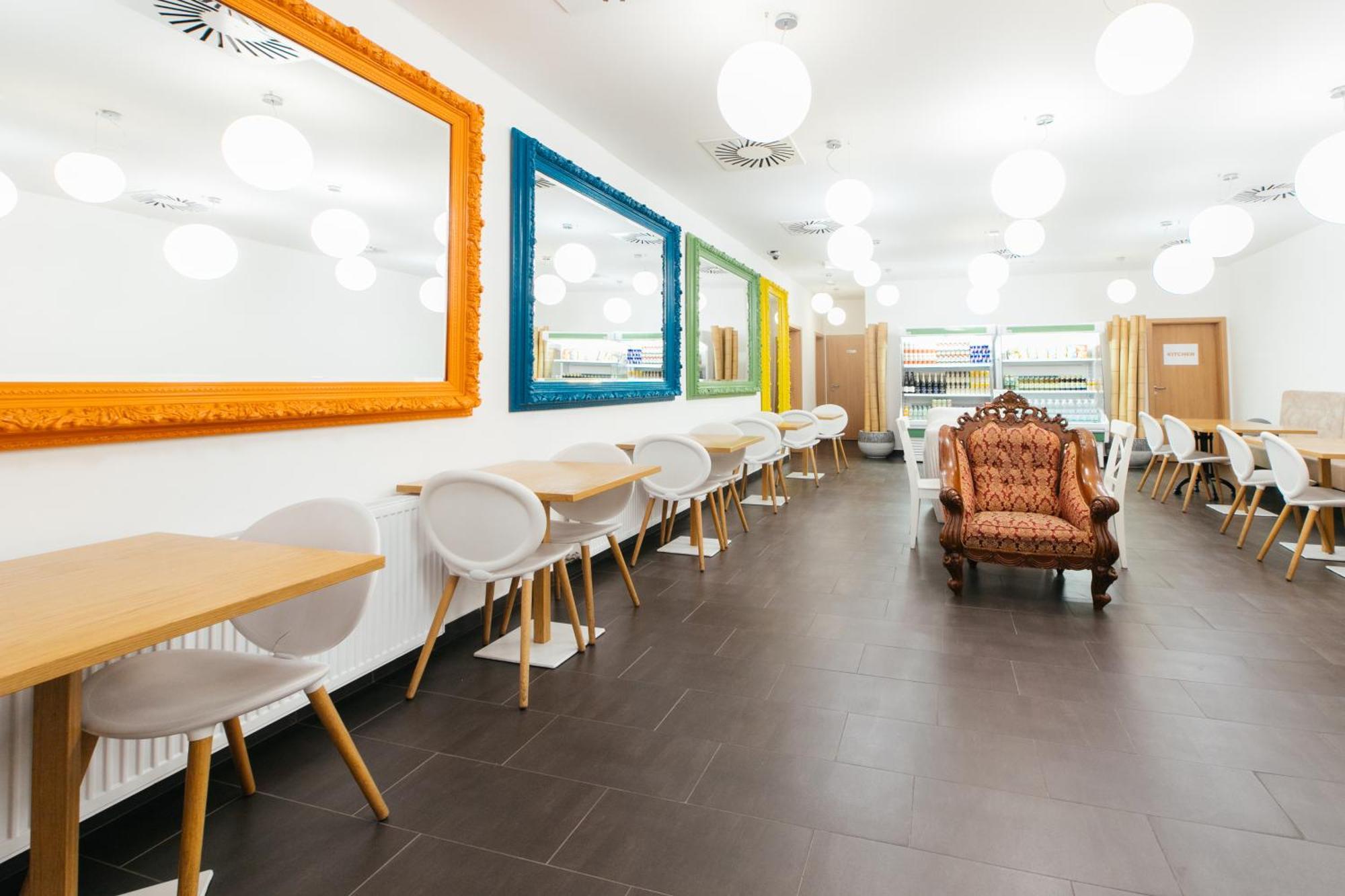 Hostel Mandarinka Прага Екстериор снимка