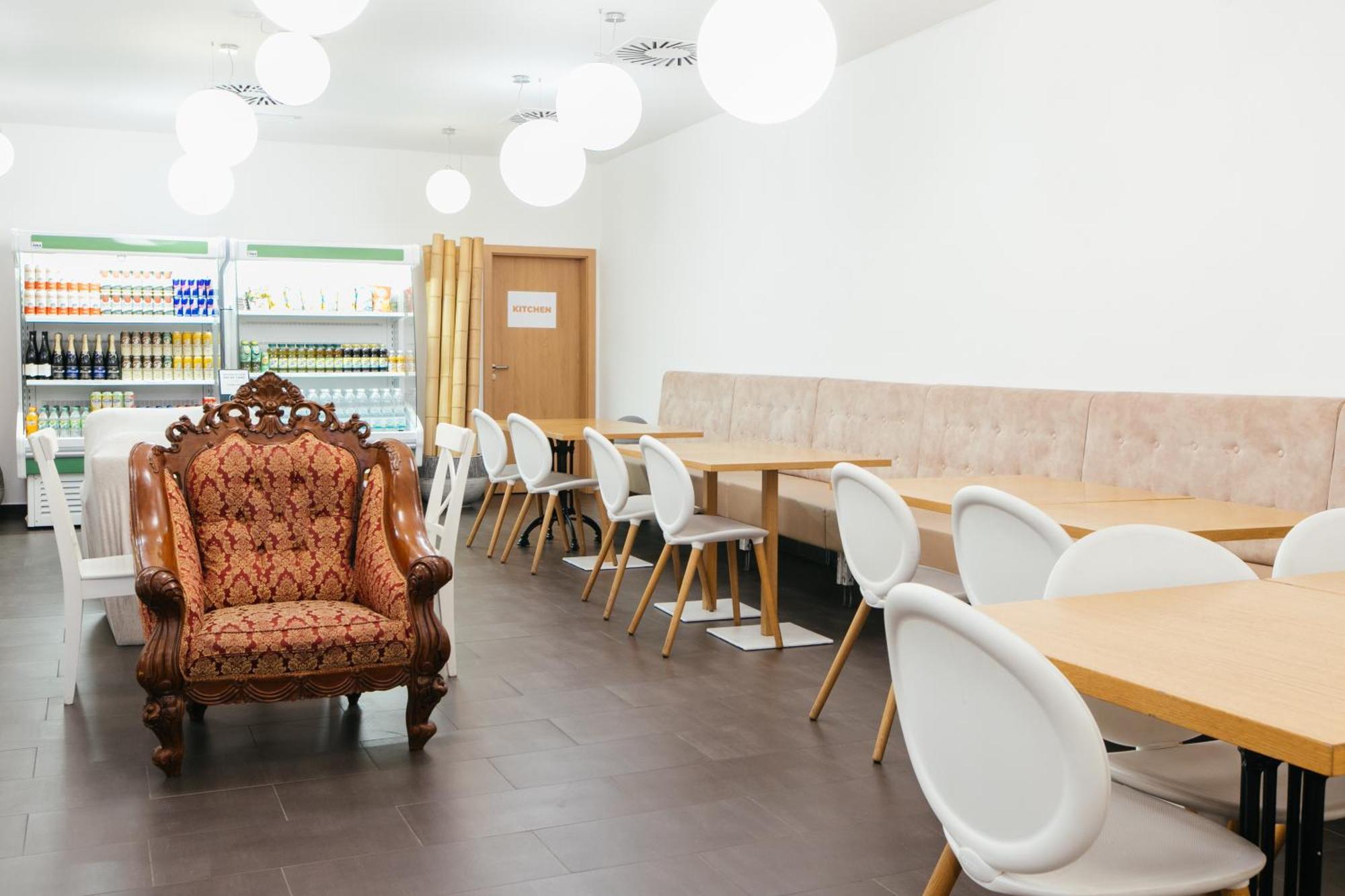 Hostel Mandarinka Прага Екстериор снимка