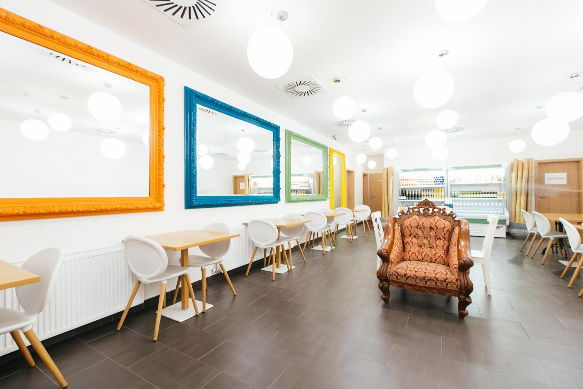 Hostel Mandarinka Прага Екстериор снимка