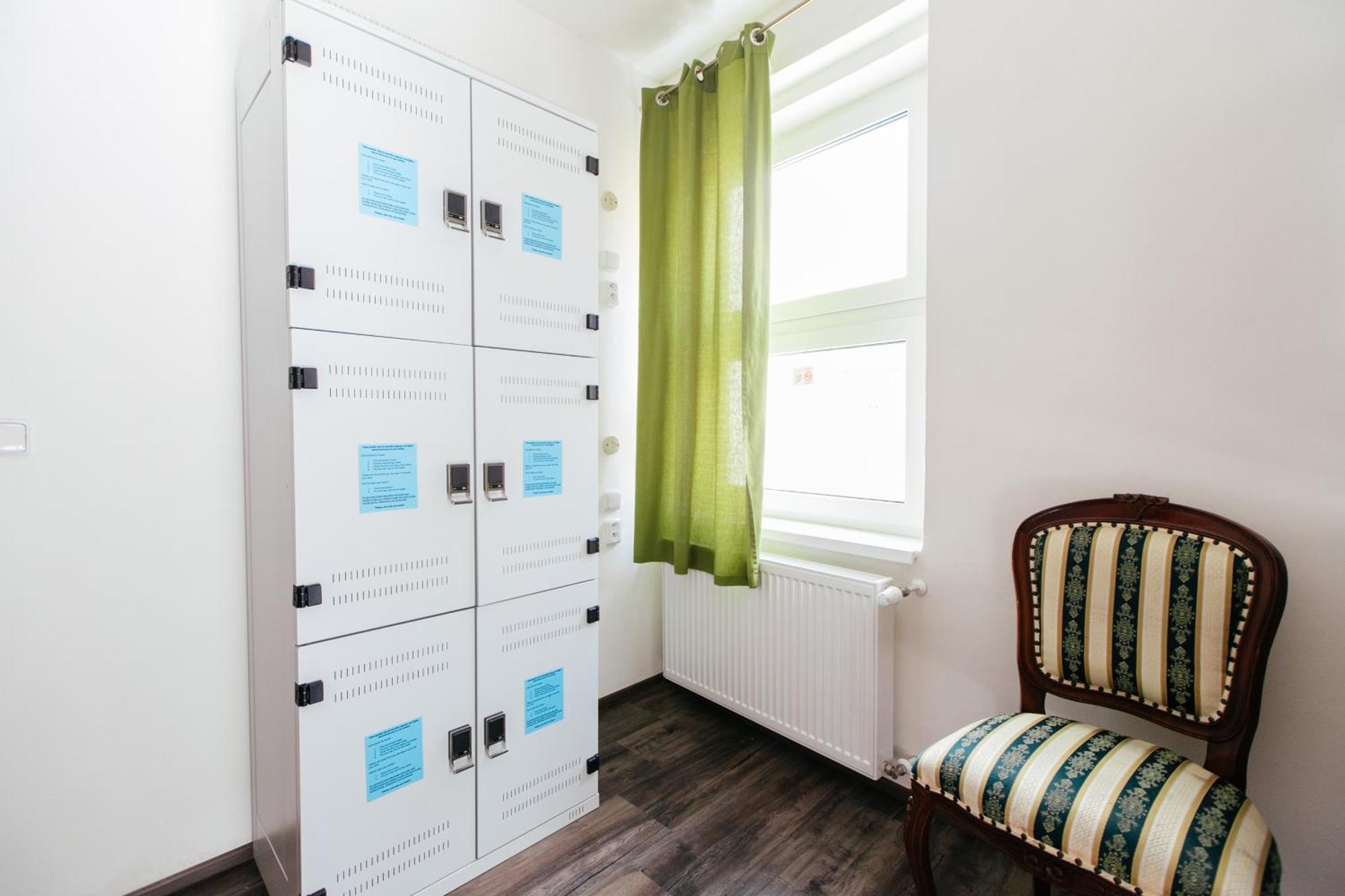 Hostel Mandarinka Прага Екстериор снимка