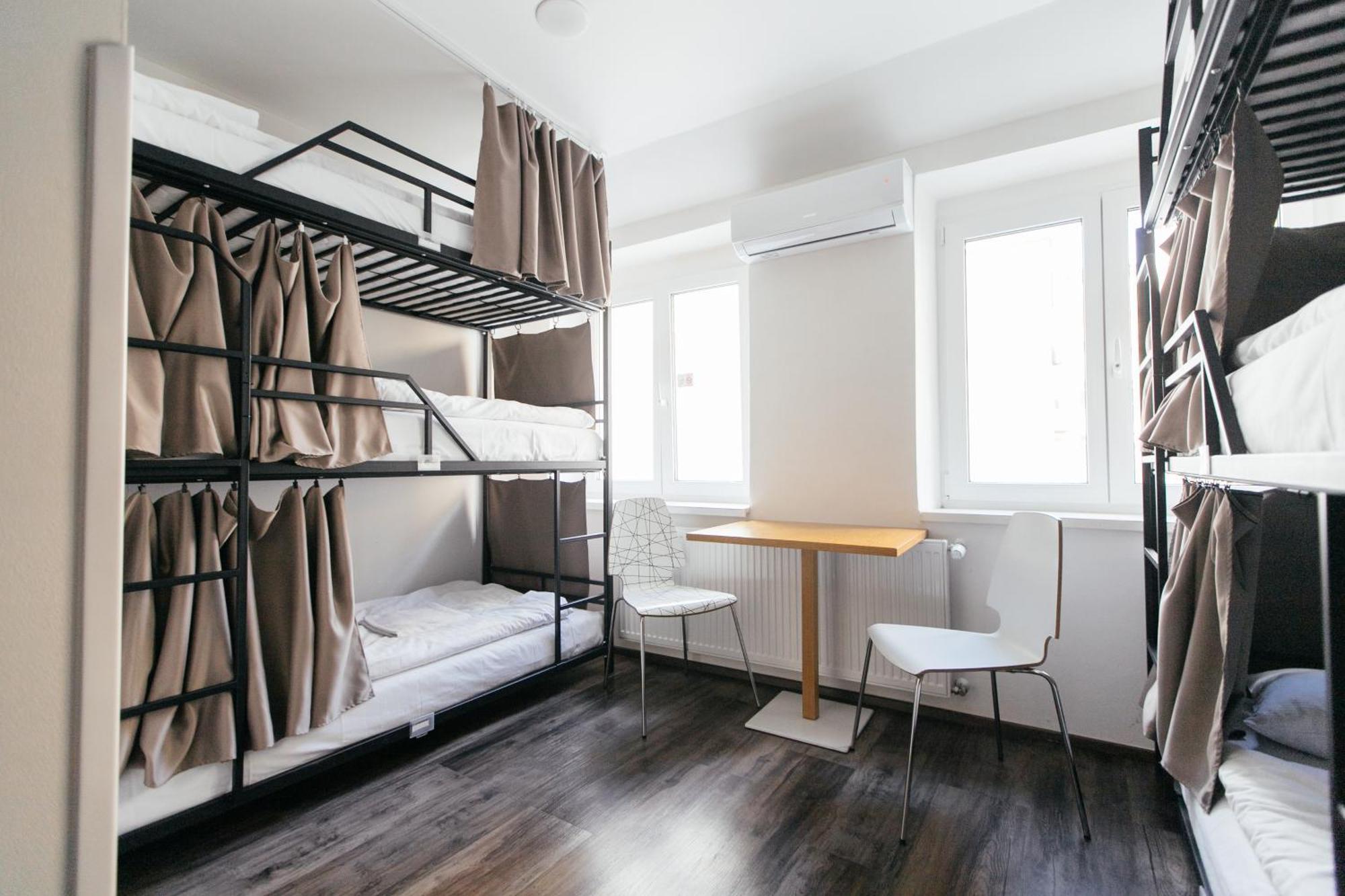 Hostel Mandarinka Прага Екстериор снимка