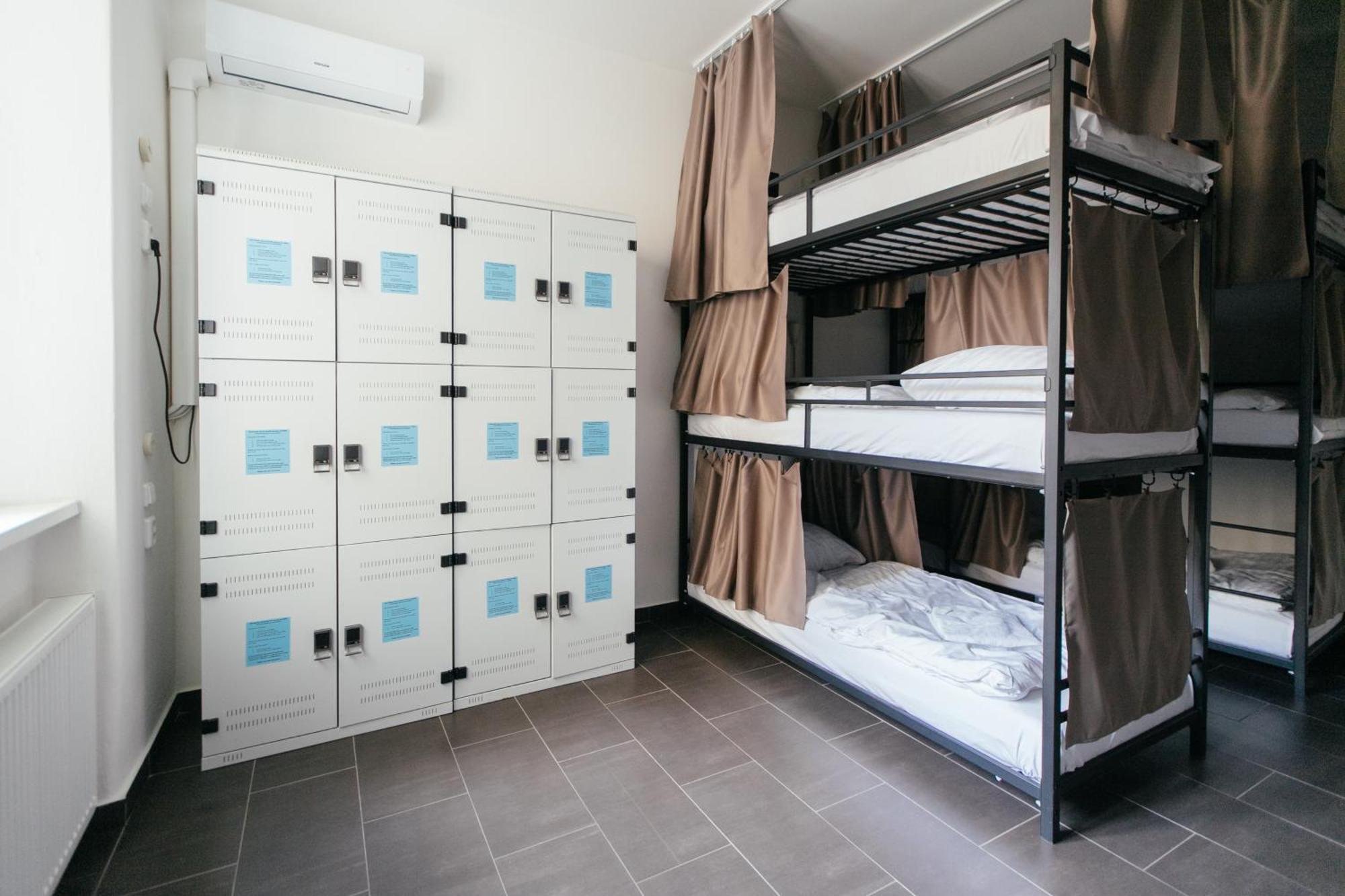 Hostel Mandarinka Прага Екстериор снимка