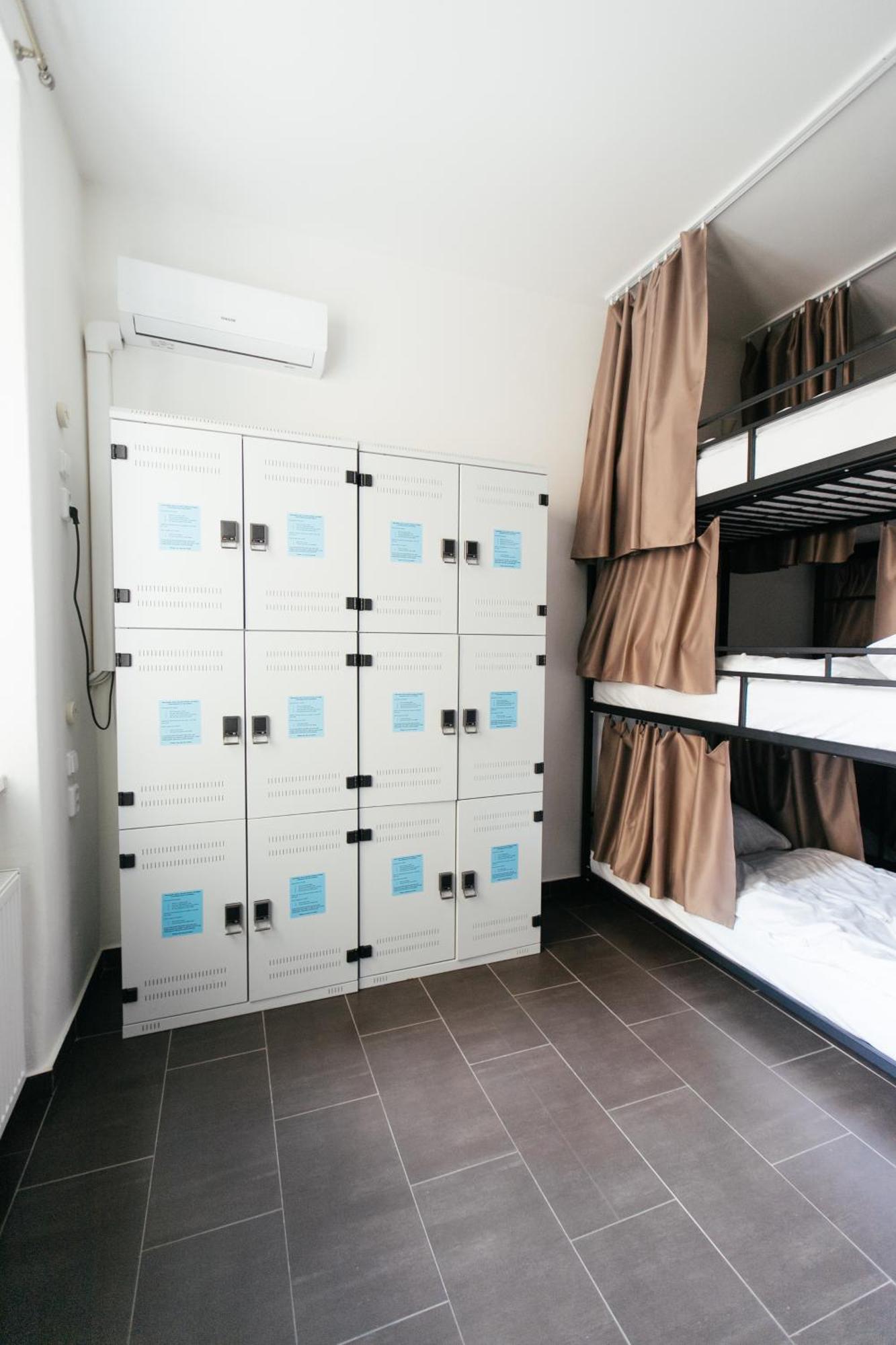 Hostel Mandarinka Прага Екстериор снимка