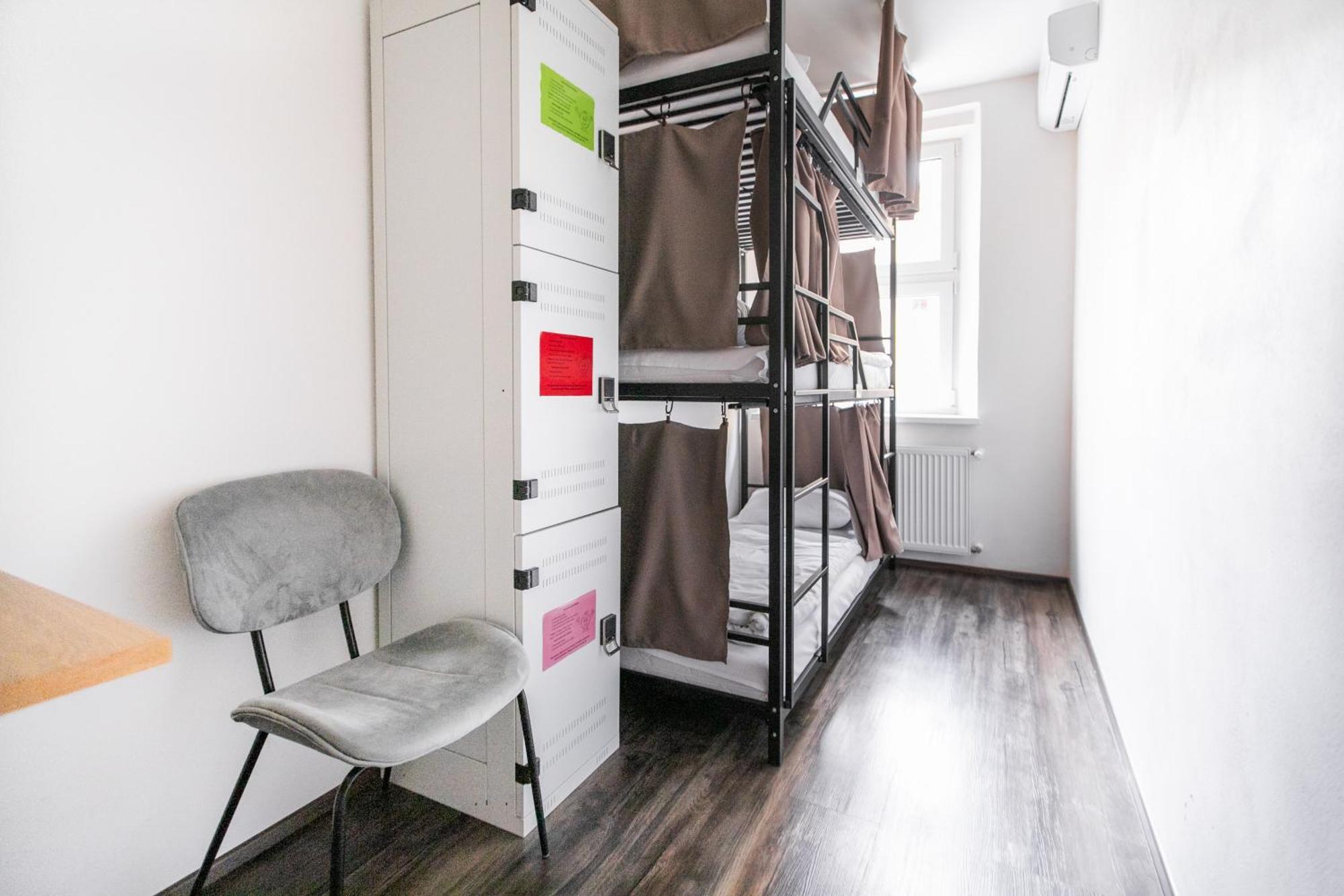 Hostel Mandarinka Прага Екстериор снимка