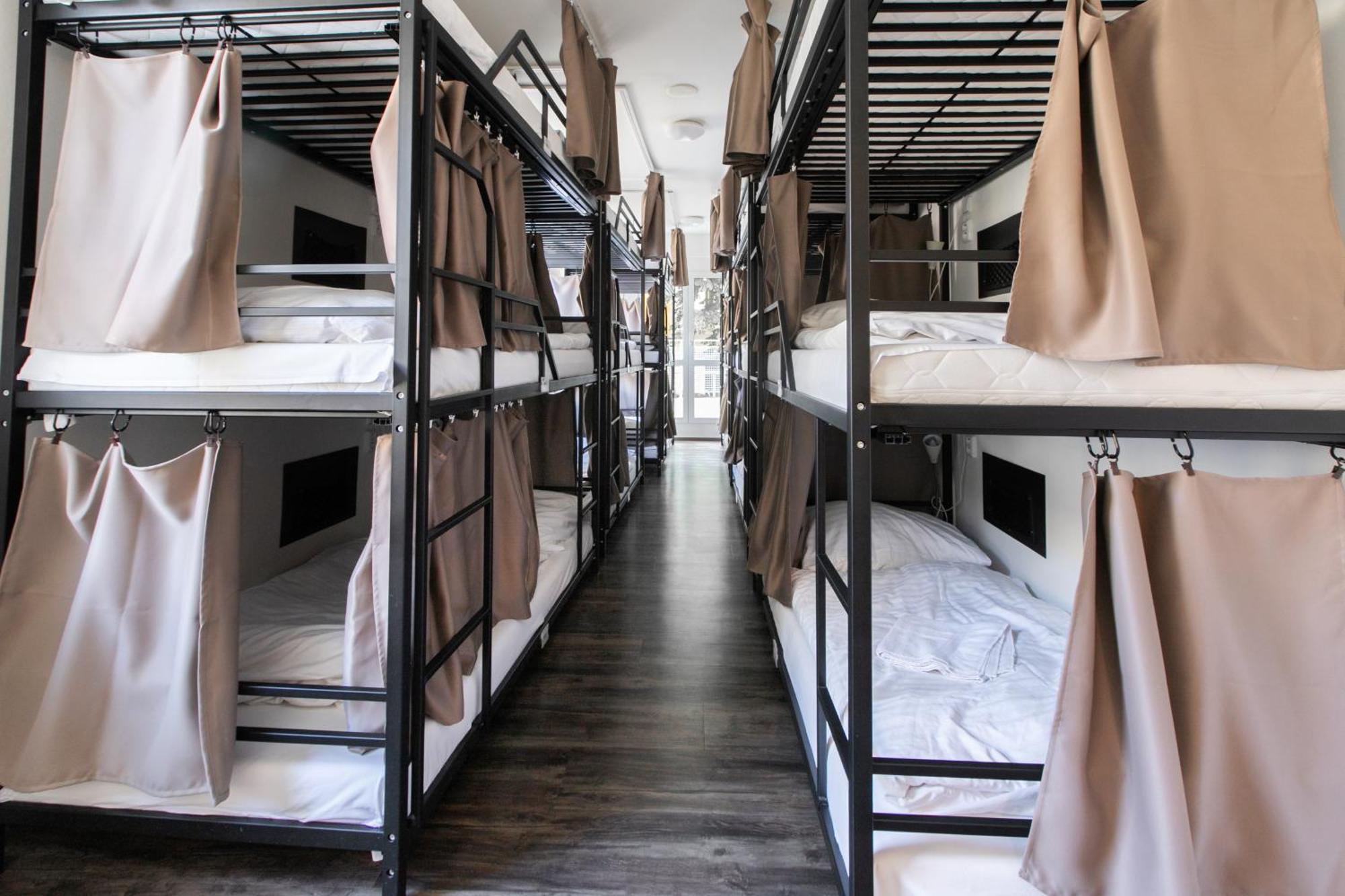 Hostel Mandarinka Прага Екстериор снимка