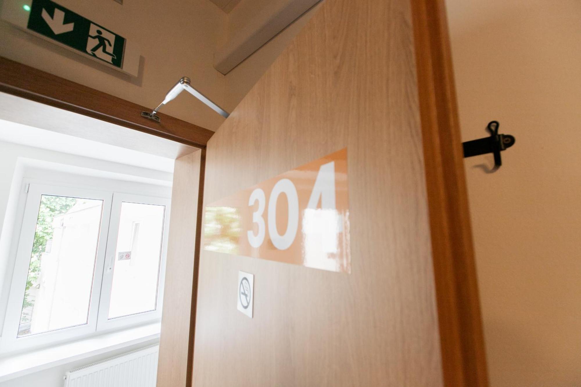 Hostel Mandarinka Прага Екстериор снимка